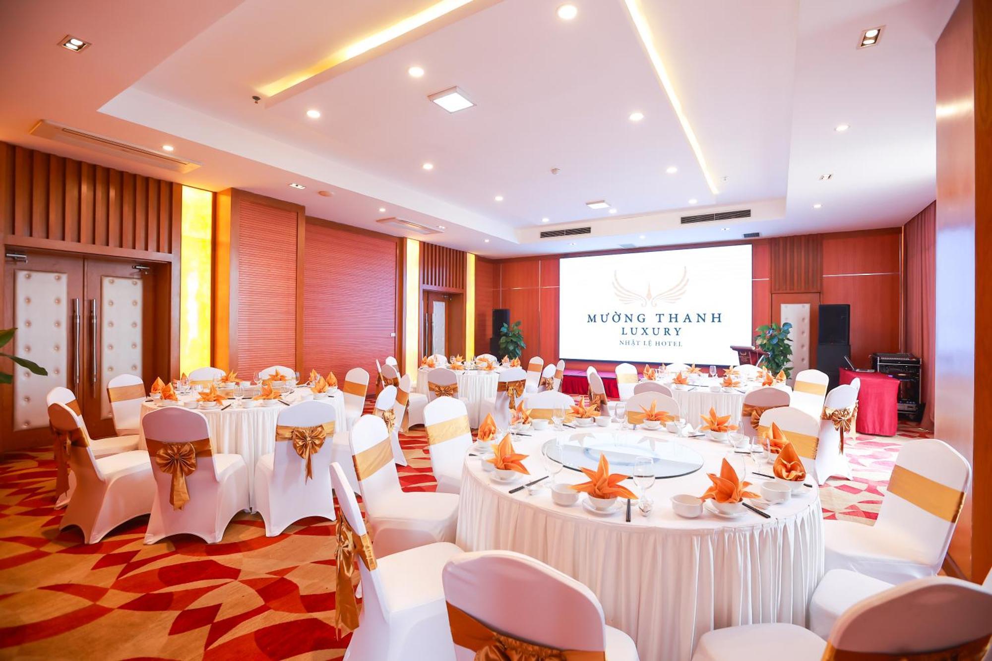 Muong Thanh Luxury Nhat Le Hotel Донг Хой Екстериор снимка