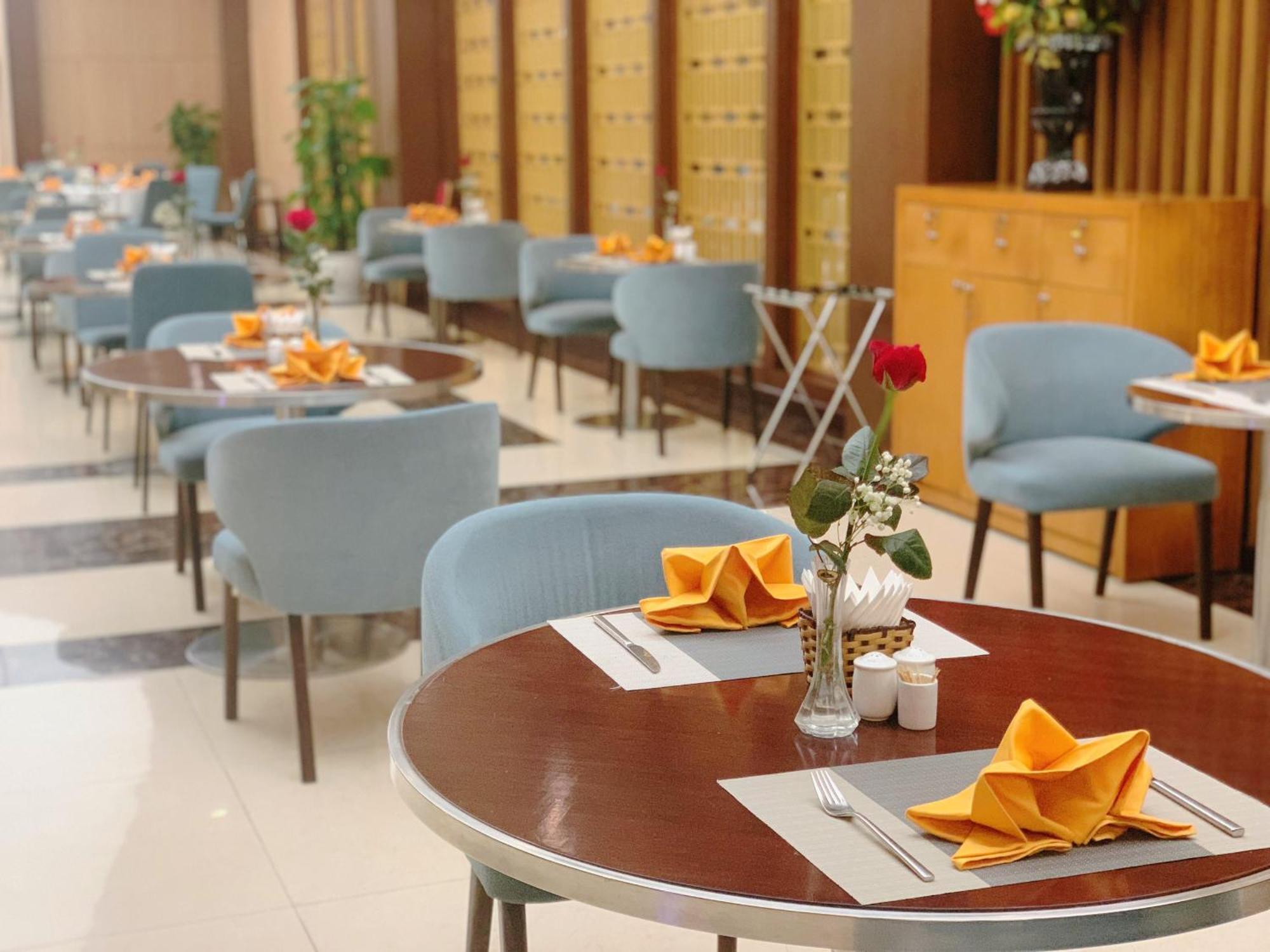Muong Thanh Luxury Nhat Le Hotel Донг Хой Екстериор снимка