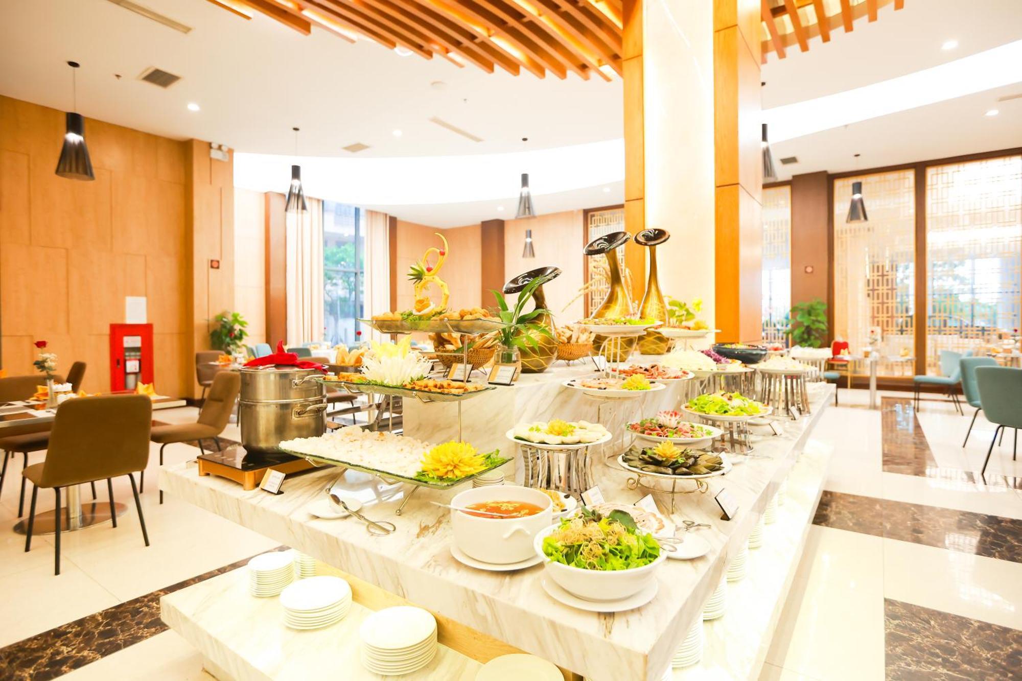 Muong Thanh Luxury Nhat Le Hotel Донг Хой Екстериор снимка