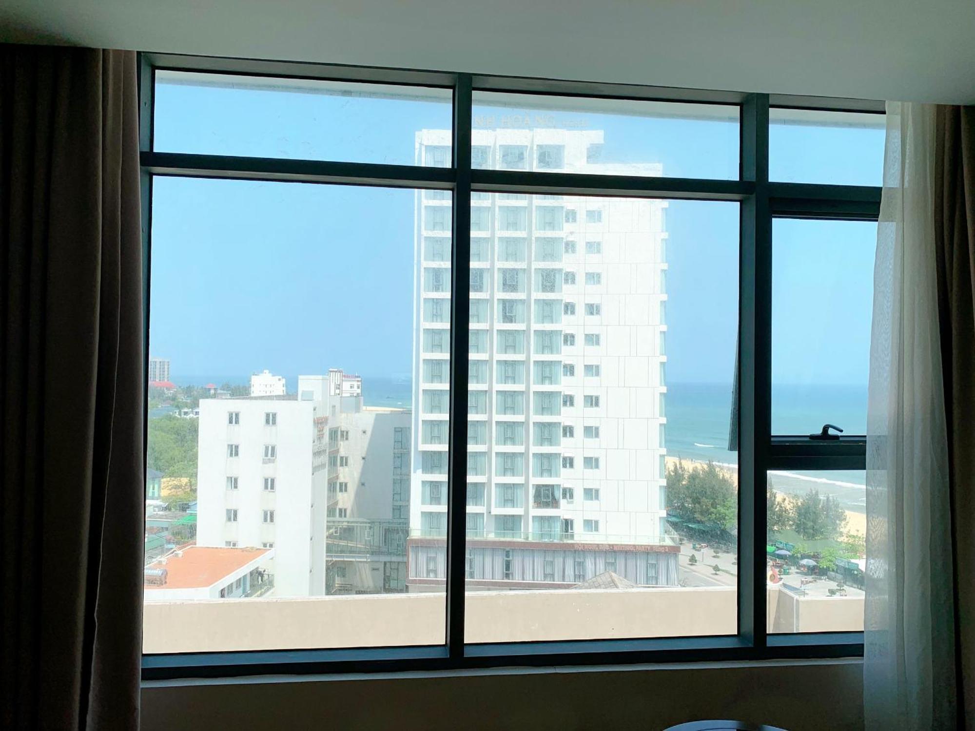 Muong Thanh Luxury Nhat Le Hotel Донг Хой Екстериор снимка
